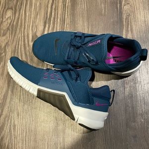 *Heading to Goodwill this week* Nike Women's Free X Metcon 2 CD8526-446 (W 10.5)